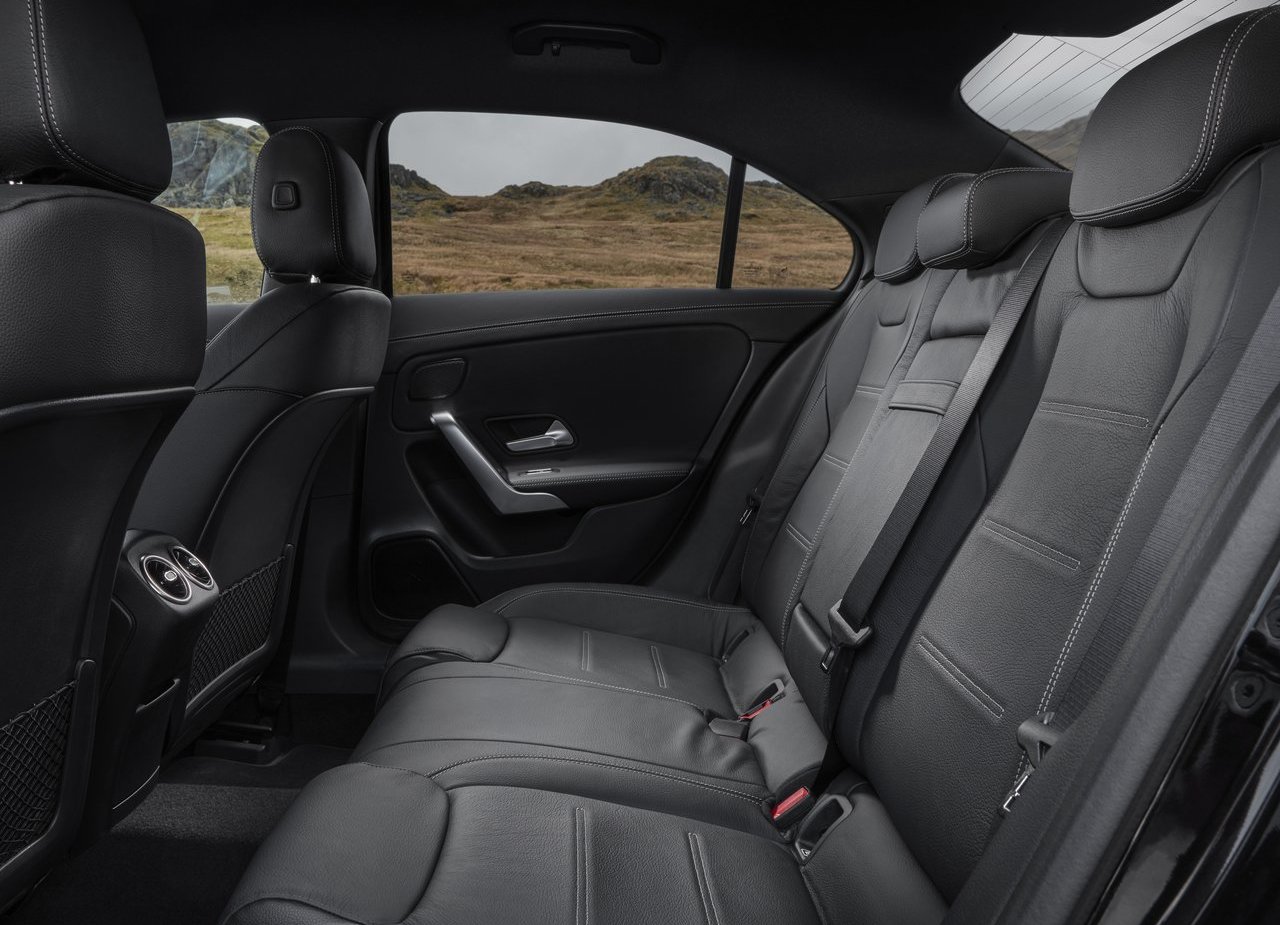 2020 - MERCEDES-AMG A 35 SEDAN UK VERSION, foto 40