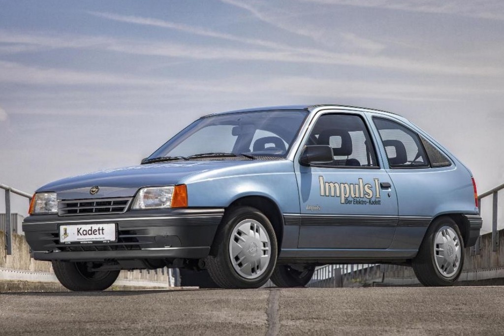 1990 - OPEL IMPULS, foto 1