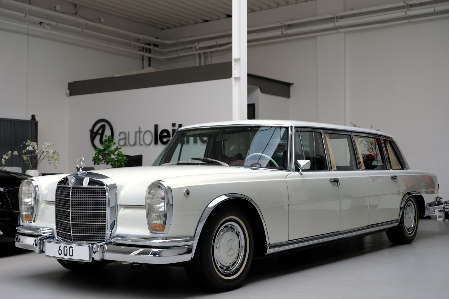 MERCEDES-BENZ 600 PULLMAN MAYBACH, foto 1