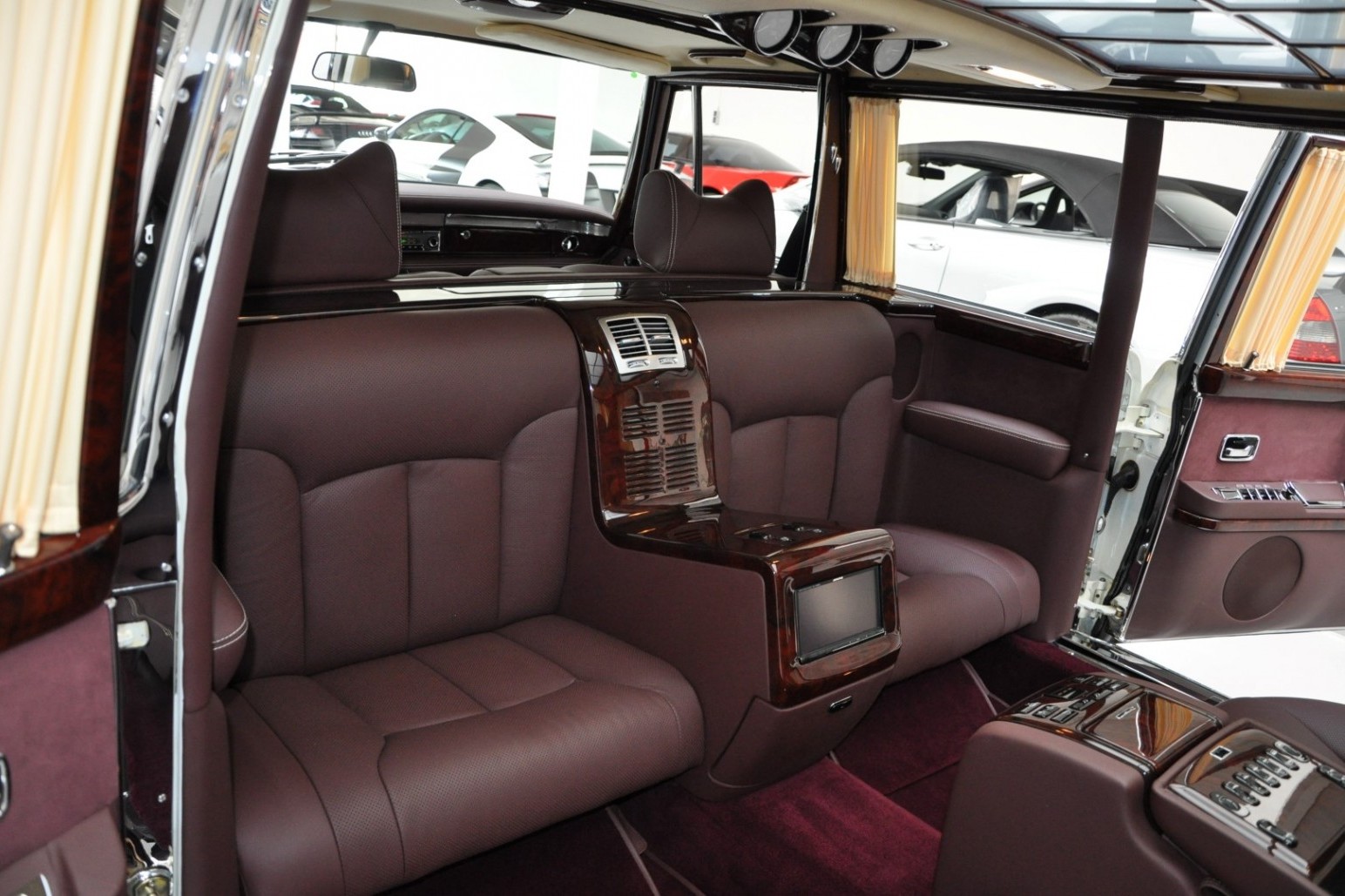 MERCEDES-BENZ 600 PULLMAN MAYBACH, foto 6