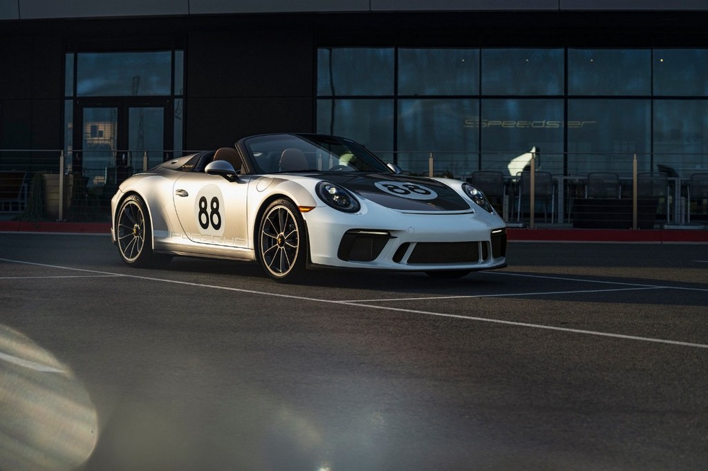 2020 - PORSCHE 911 SPEEDSTER HERITAGE DESIGN, foto 1