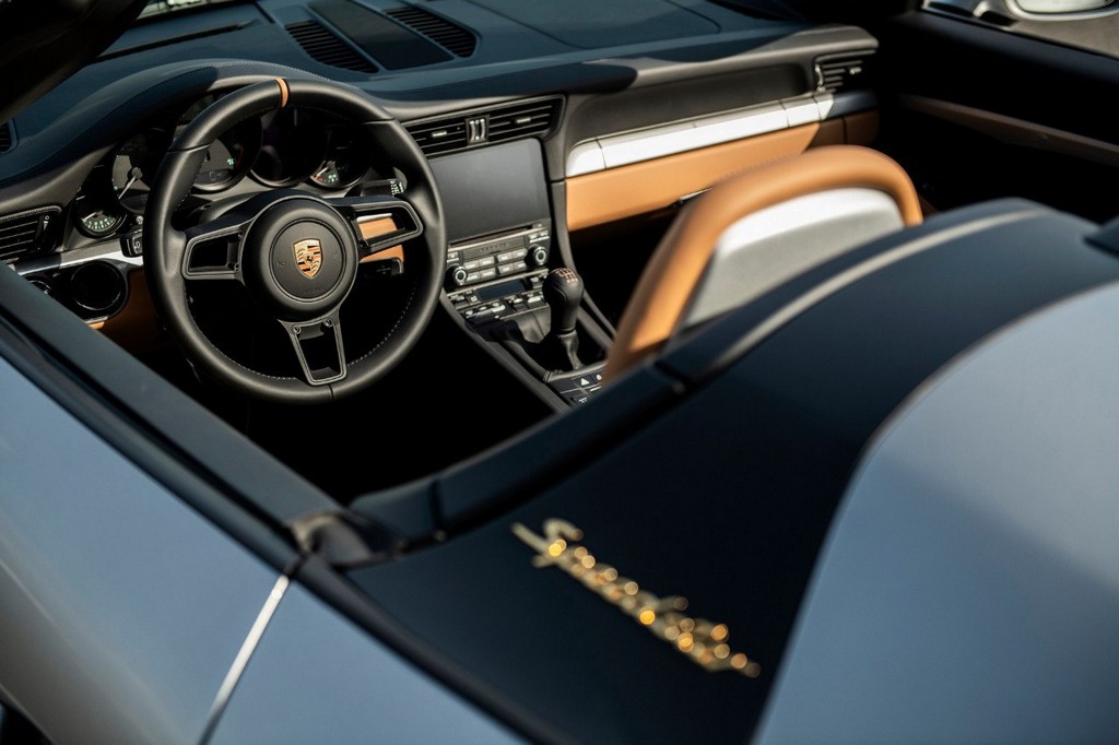 2020 - PORSCHE 911 SPEEDSTER HERITAGE DESIGN, foto 3