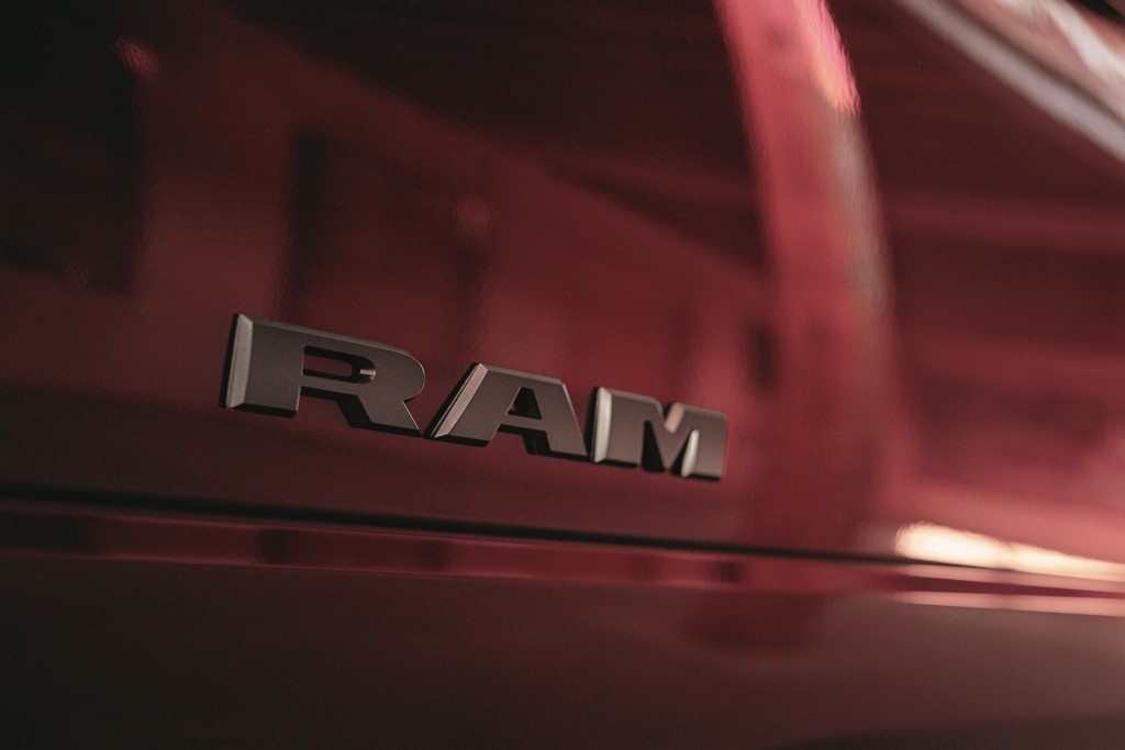 RAM 2500 NIGHT EDITION, foto 10