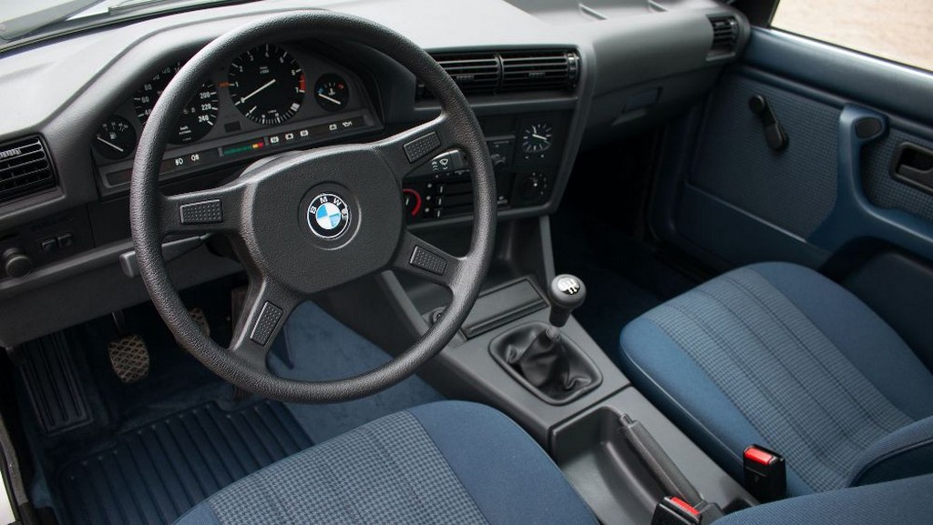 BMW 325iX SEDAN, foto 15