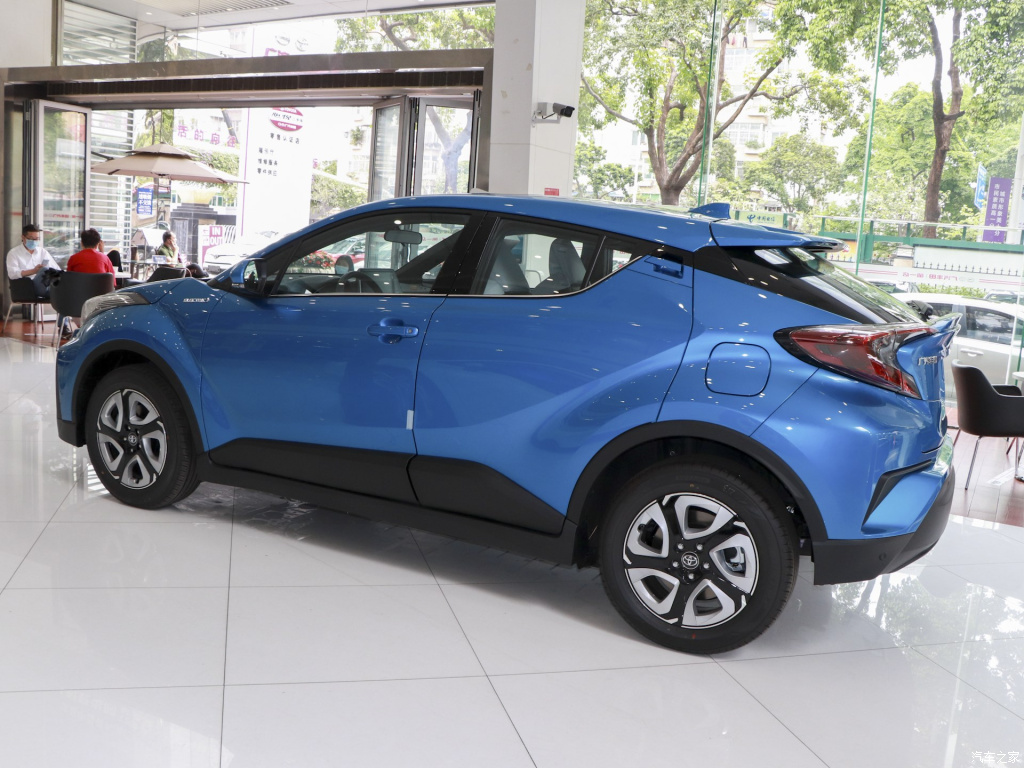 TOYOTA C-HR EV, foto 4