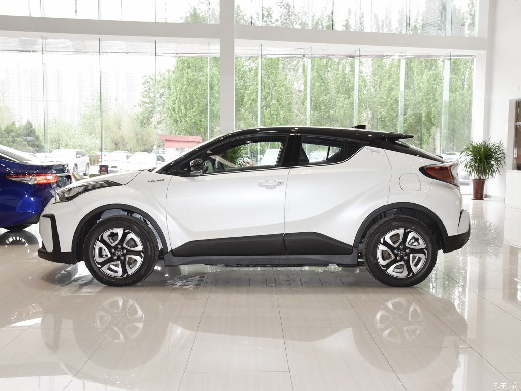 TOYOTA C-HR EV, foto 10