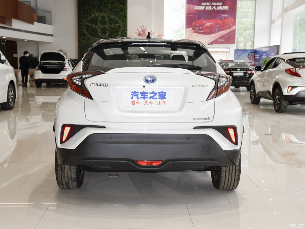 TOYOTA C-HR EV, foto 12