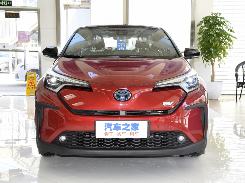 TOYOTA C-HR EV, foto 15