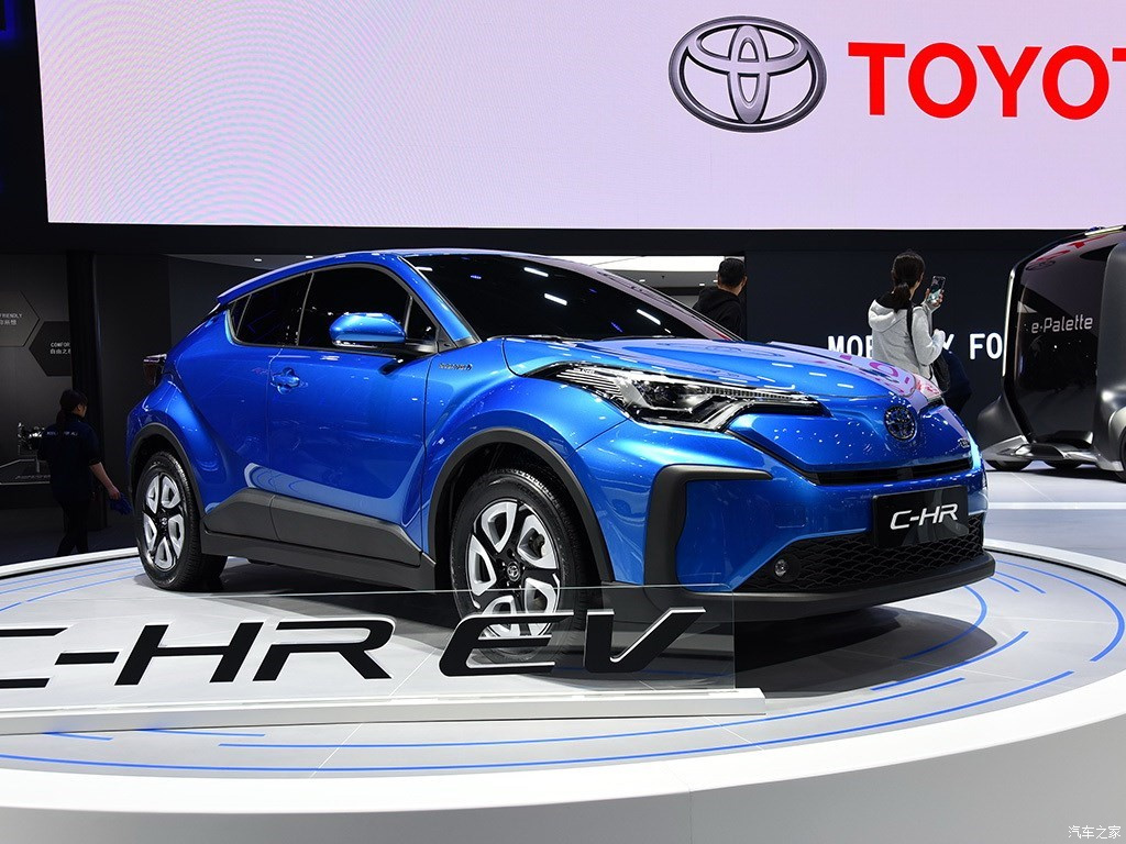 TOYOTA C-HR EV, foto 22