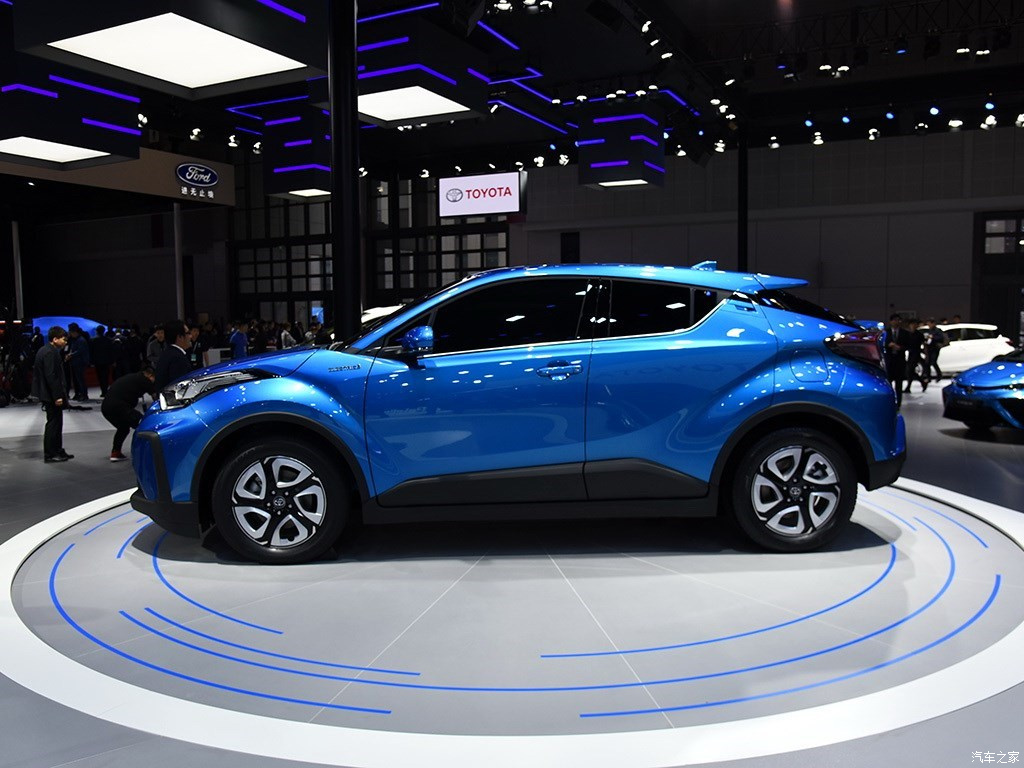 TOYOTA C-HR EV, foto 23
