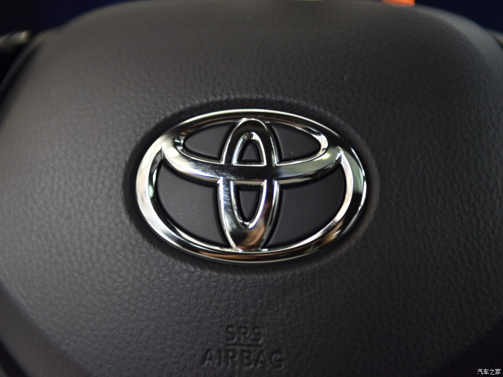 TOYOTA C-HR EV, foto 33