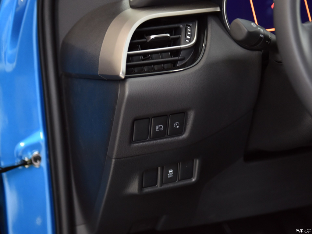 TOYOTA C-HR EV, foto 49
