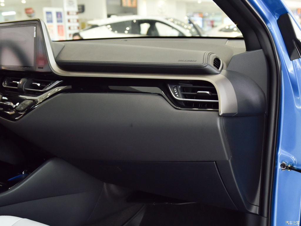 TOYOTA C-HR EV, foto 62