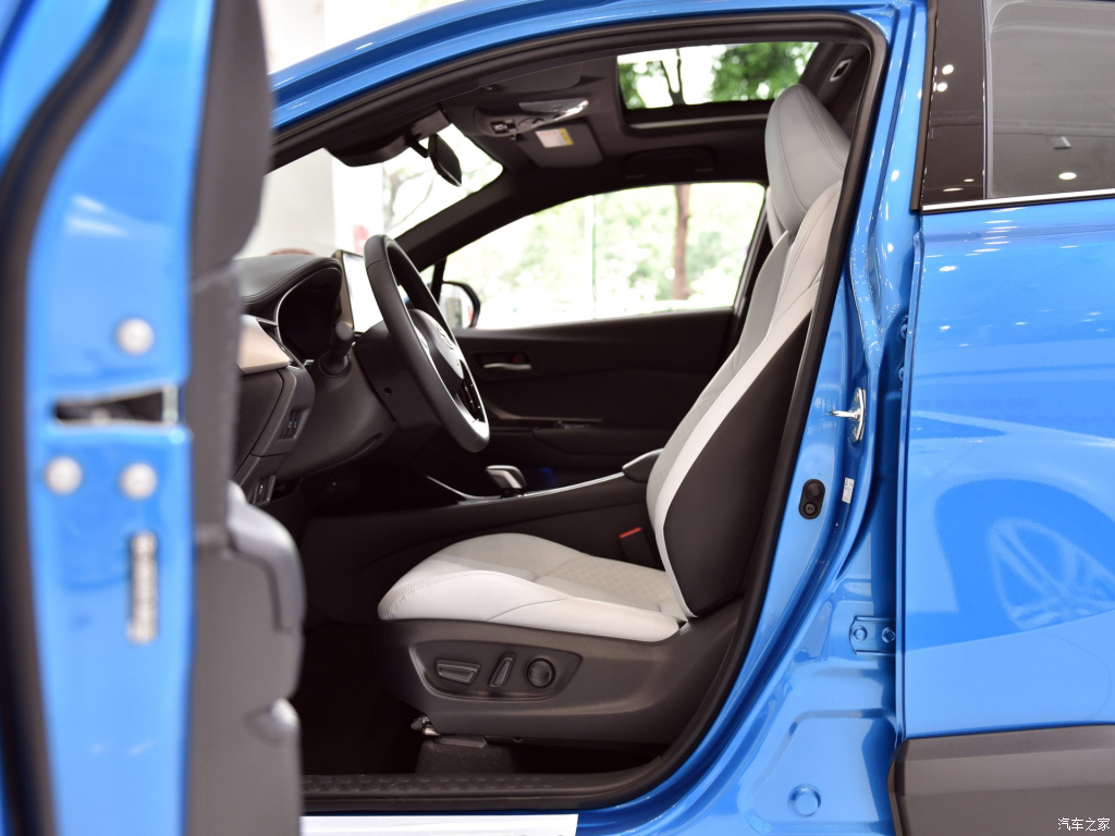 TOYOTA C-HR EV, foto 64