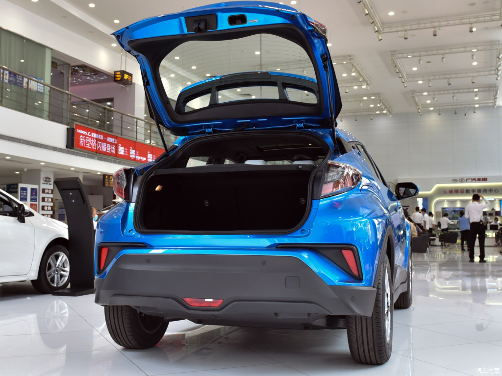 TOYOTA C-HR EV, foto 93