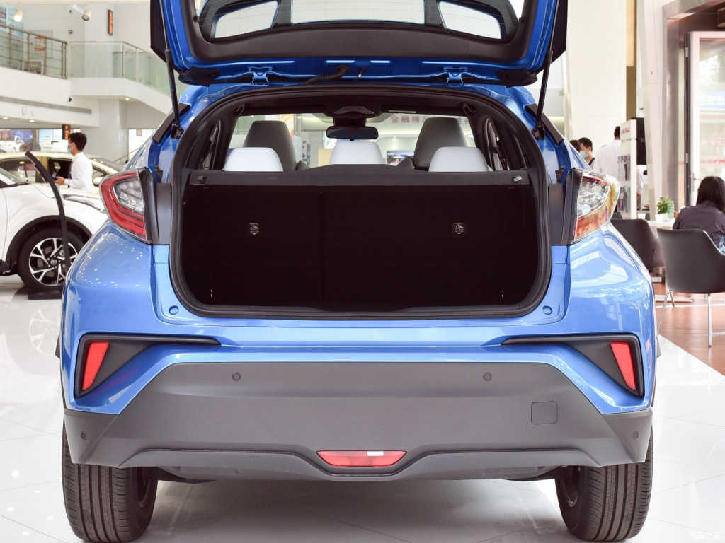 TOYOTA C-HR EV, foto 95