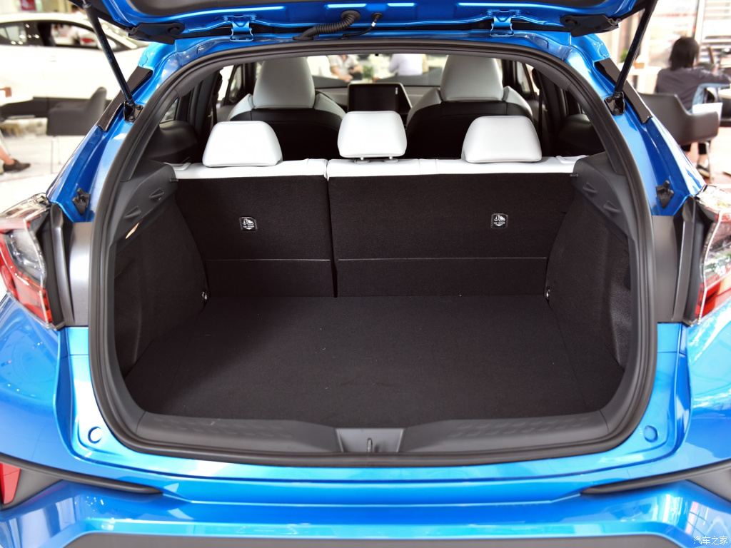 TOYOTA C-HR EV, foto 98