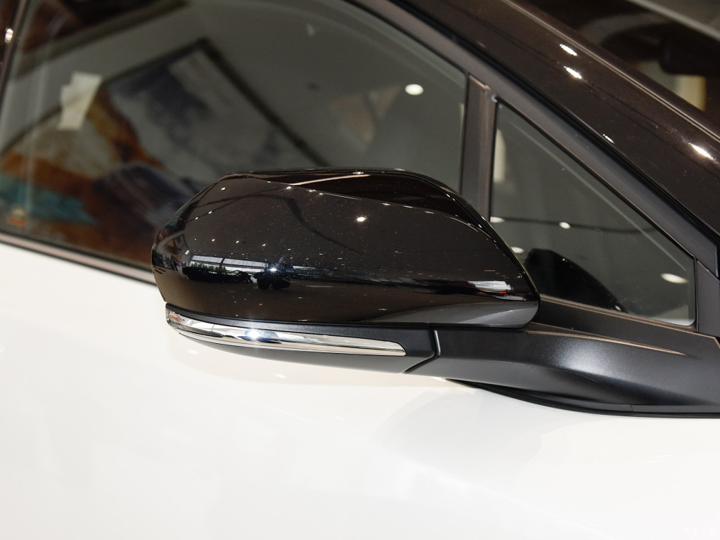 TOYOTA C-HR EV, foto 115