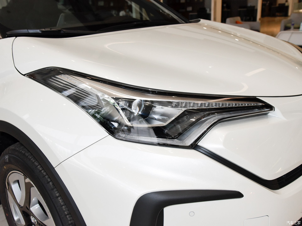 TOYOTA C-HR EV, foto 117