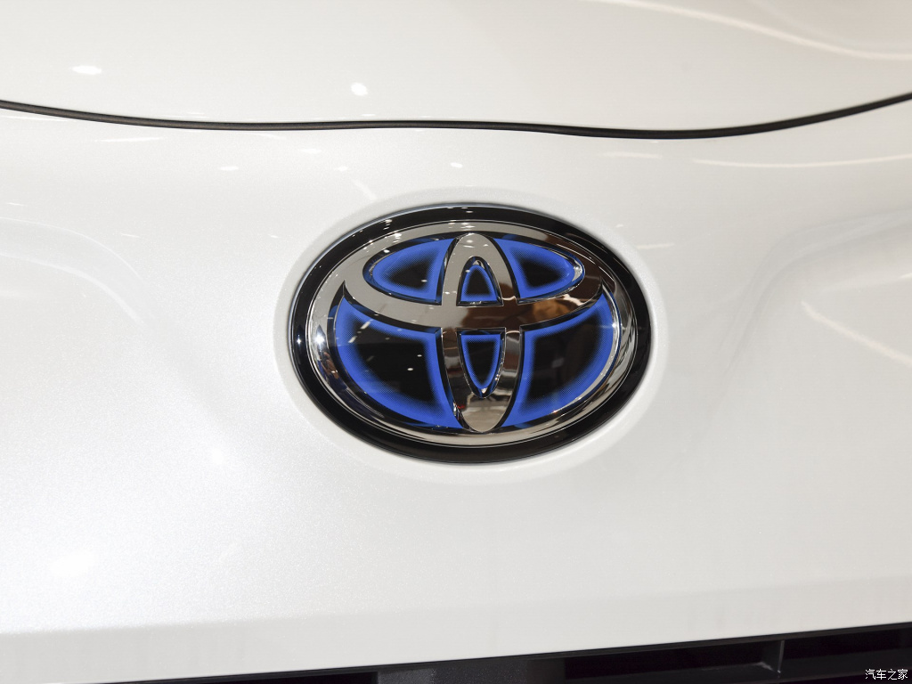 TOYOTA C-HR EV, foto 121
