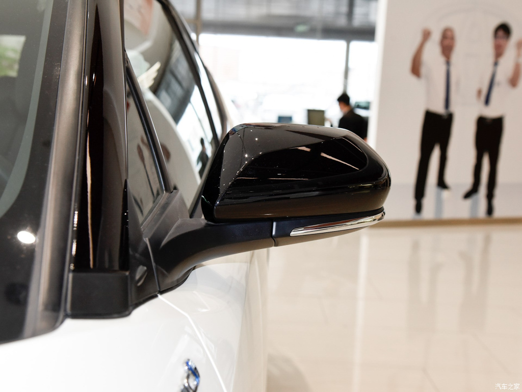 TOYOTA C-HR EV, foto 128