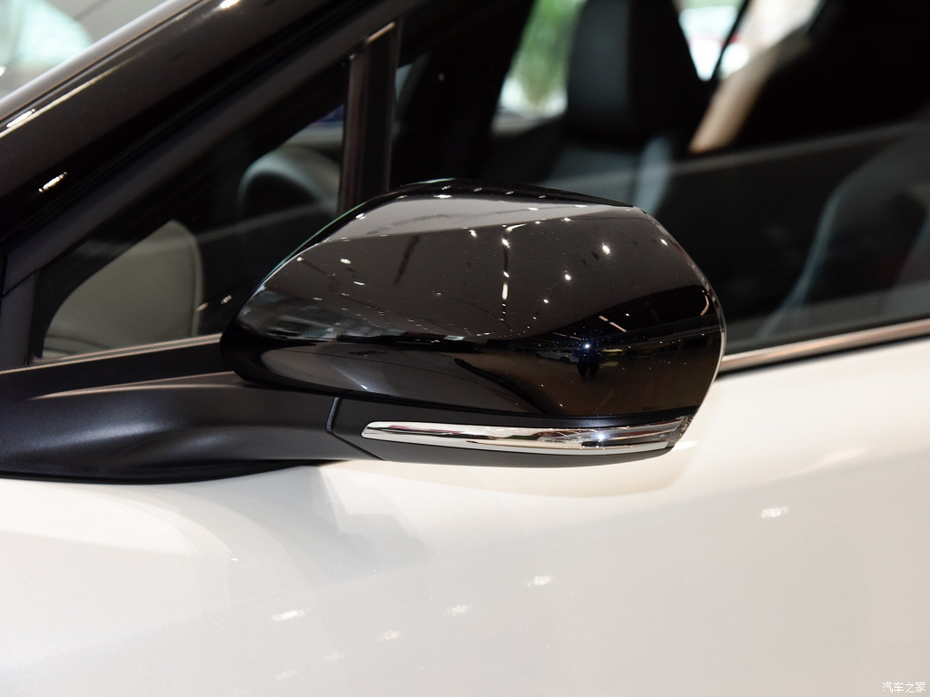 TOYOTA C-HR EV, foto 129