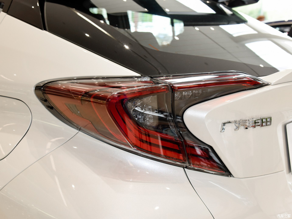 TOYOTA C-HR EV, foto 145