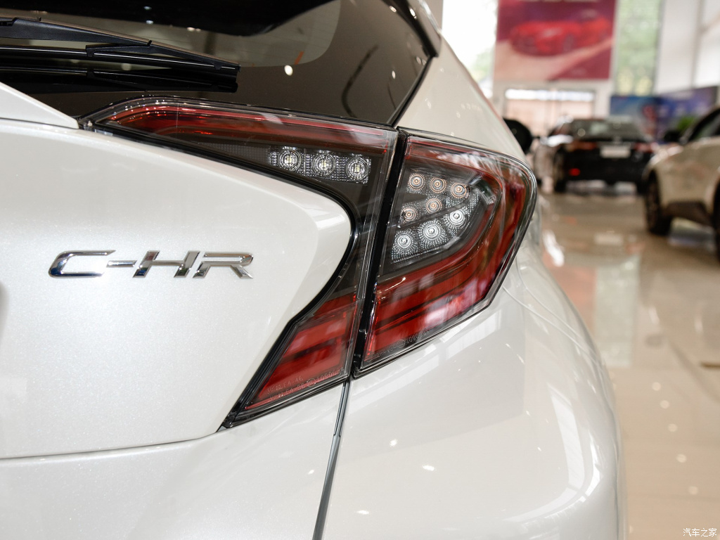 TOYOTA C-HR EV, foto 154