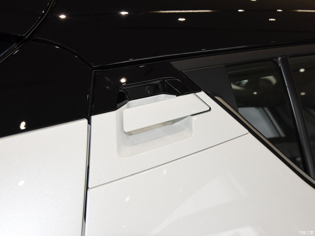 TOYOTA C-HR EV, foto 159