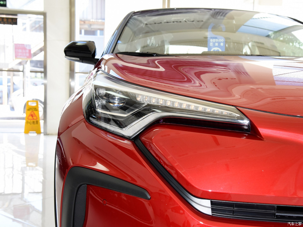 TOYOTA C-HR EV, foto 167