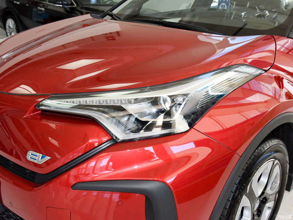 TOYOTA C-HR EV, foto 173