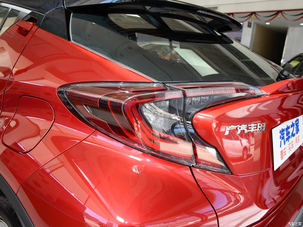 TOYOTA C-HR EV, foto 187