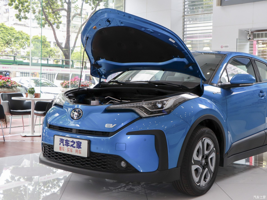 TOYOTA C-HR EV, foto 203