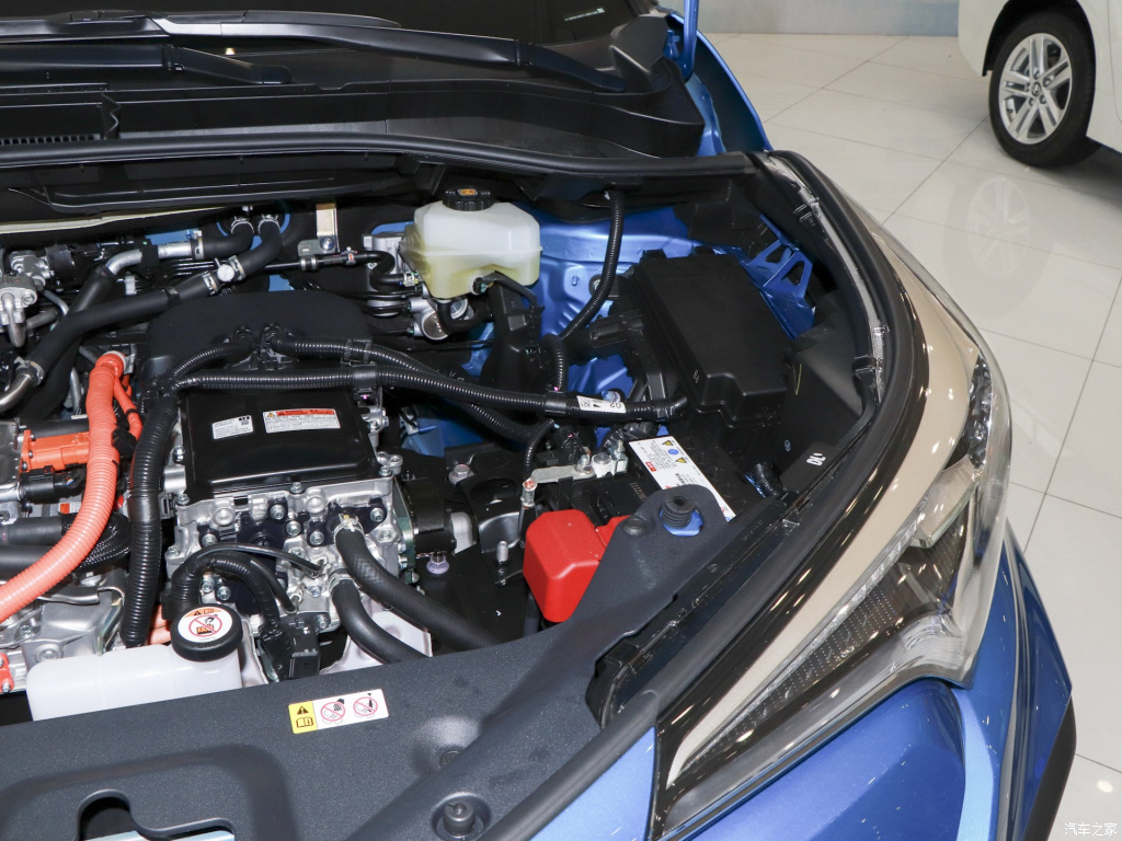 TOYOTA C-HR EV, foto 207