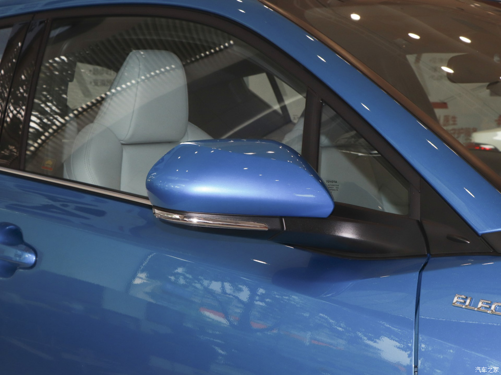 TOYOTA C-HR EV, foto 210