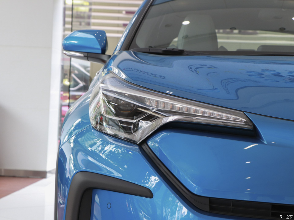 TOYOTA C-HR EV, foto 212