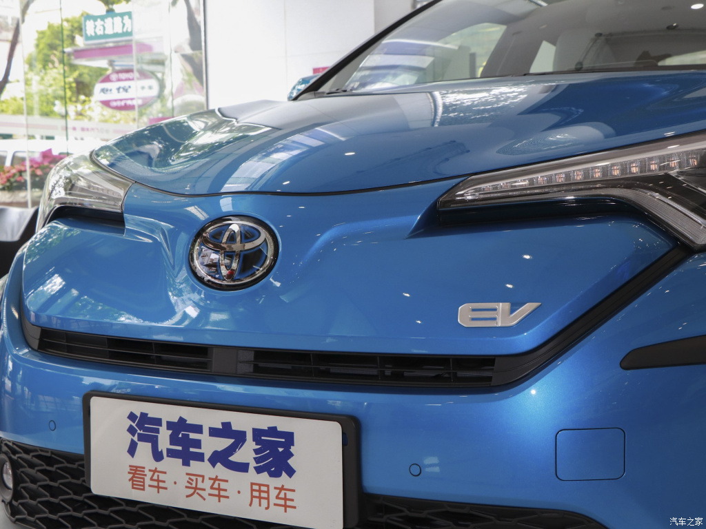 TOYOTA C-HR EV, foto 216