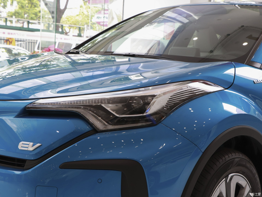 TOYOTA C-HR EV, foto 220