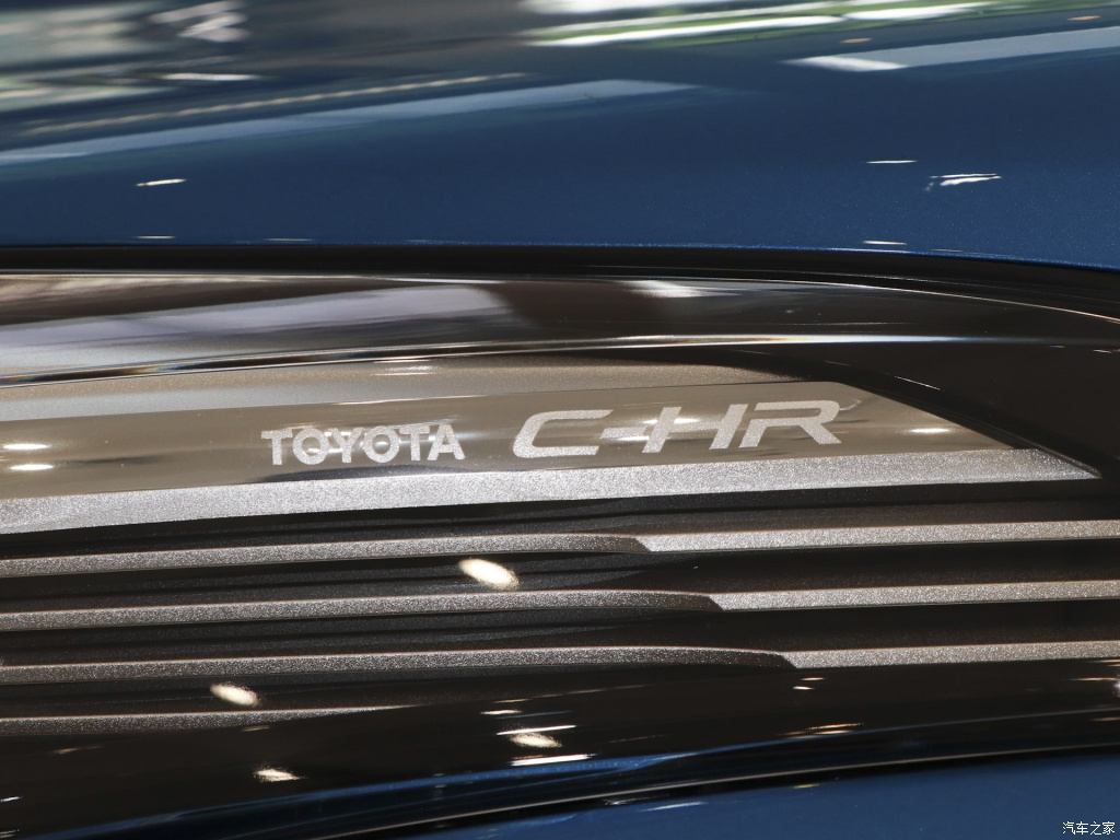 TOYOTA C-HR EV, foto 221