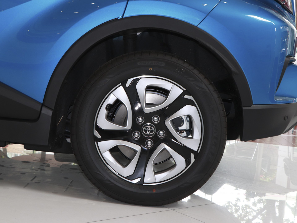 TOYOTA C-HR EV, foto 235