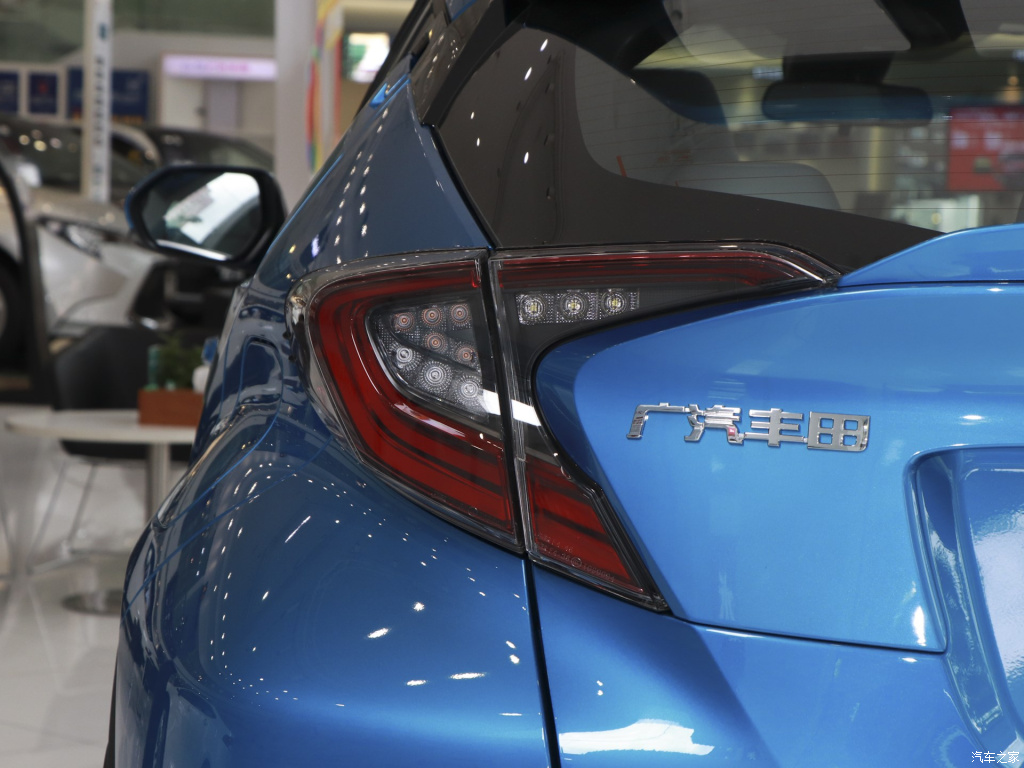 TOYOTA C-HR EV, foto 241