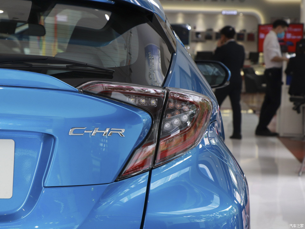 TOYOTA C-HR EV, foto 250