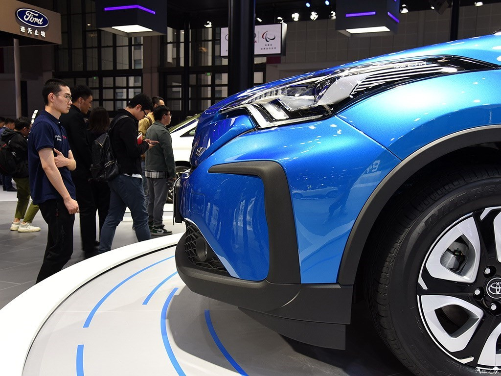 TOYOTA C-HR EV, foto 278