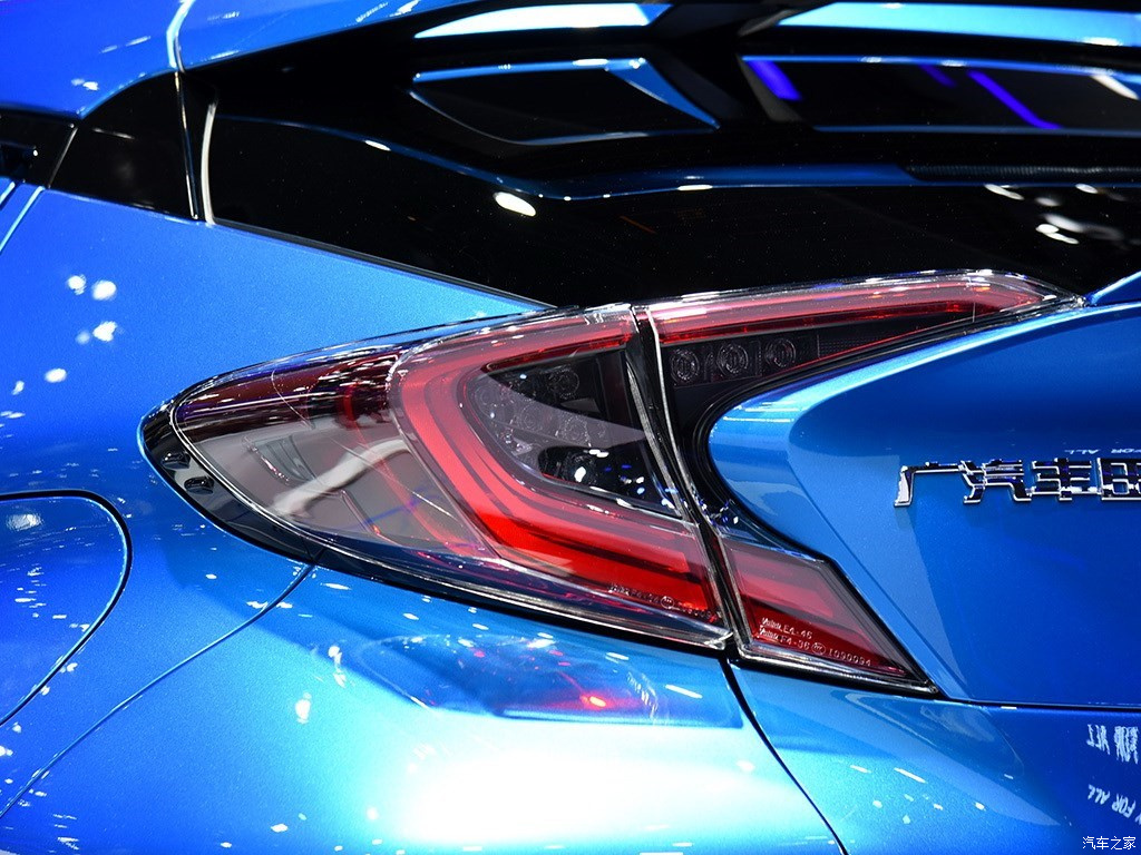 TOYOTA C-HR EV, foto 288