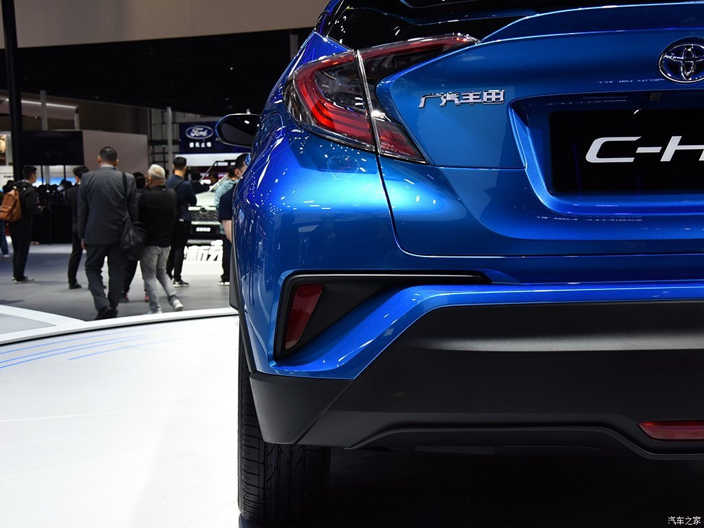 TOYOTA C-HR EV, foto 290