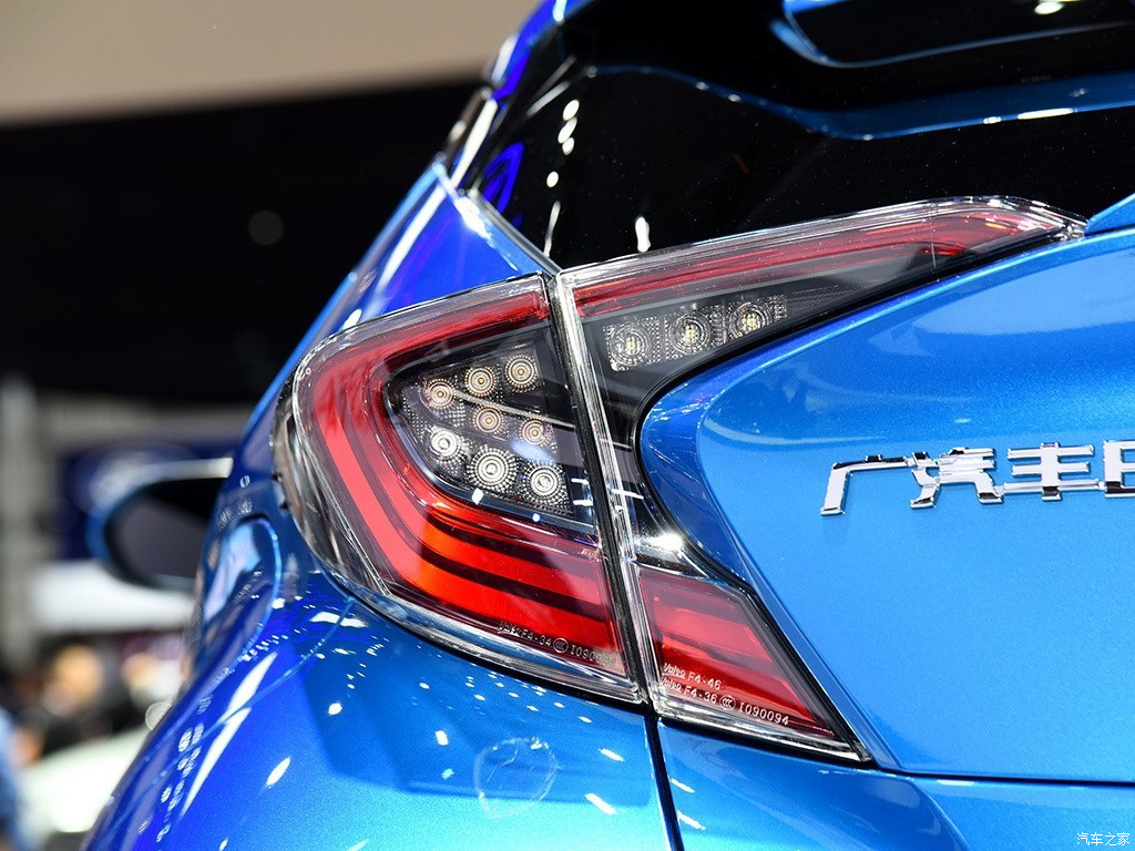 TOYOTA C-HR EV, foto 291