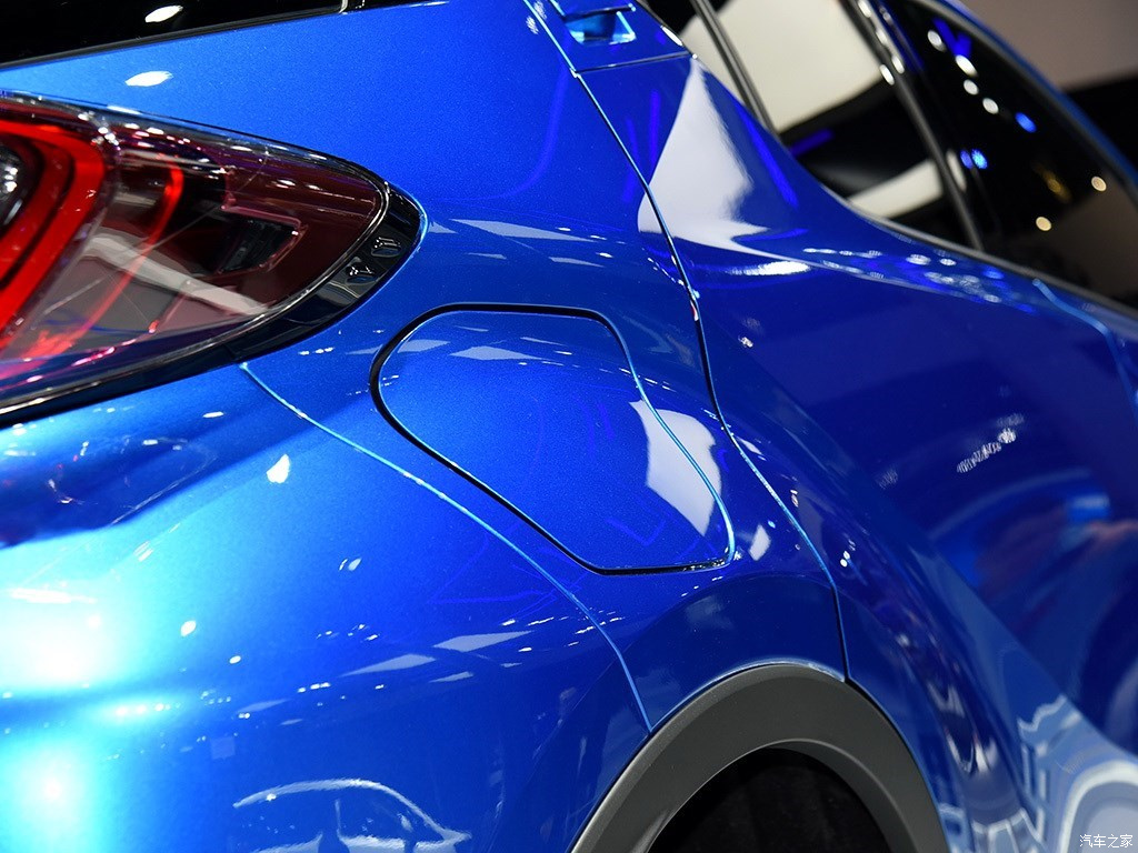 TOYOTA C-HR EV, foto 300