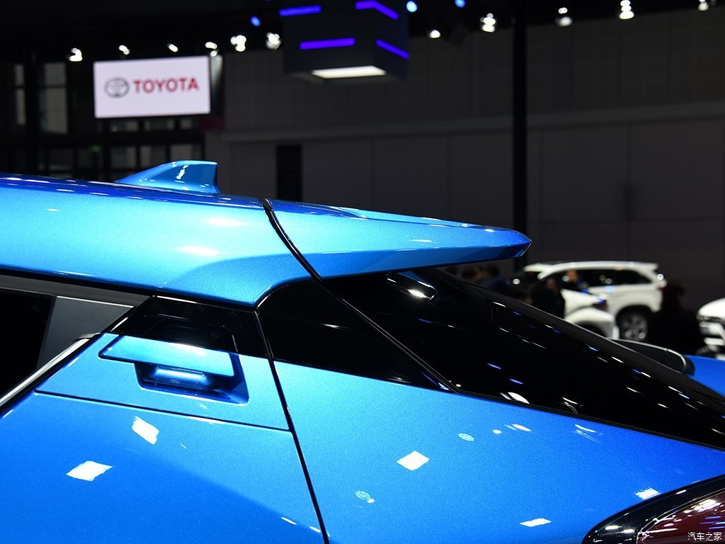 TOYOTA C-HR EV, foto 302