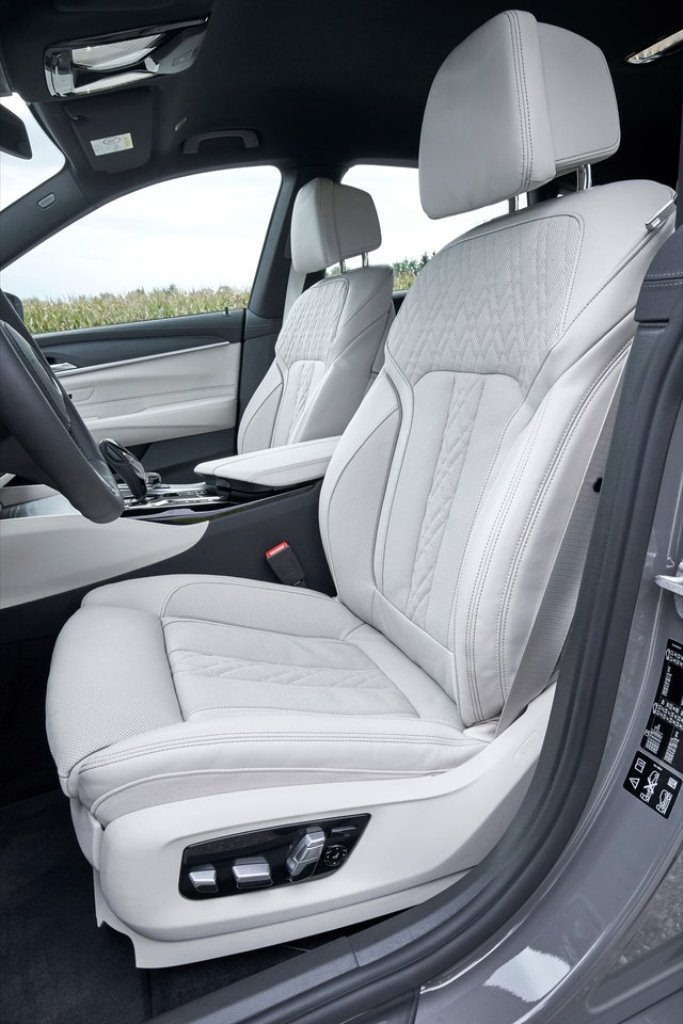 BMW 6 SERIES GRAN TURISMO, foto 111