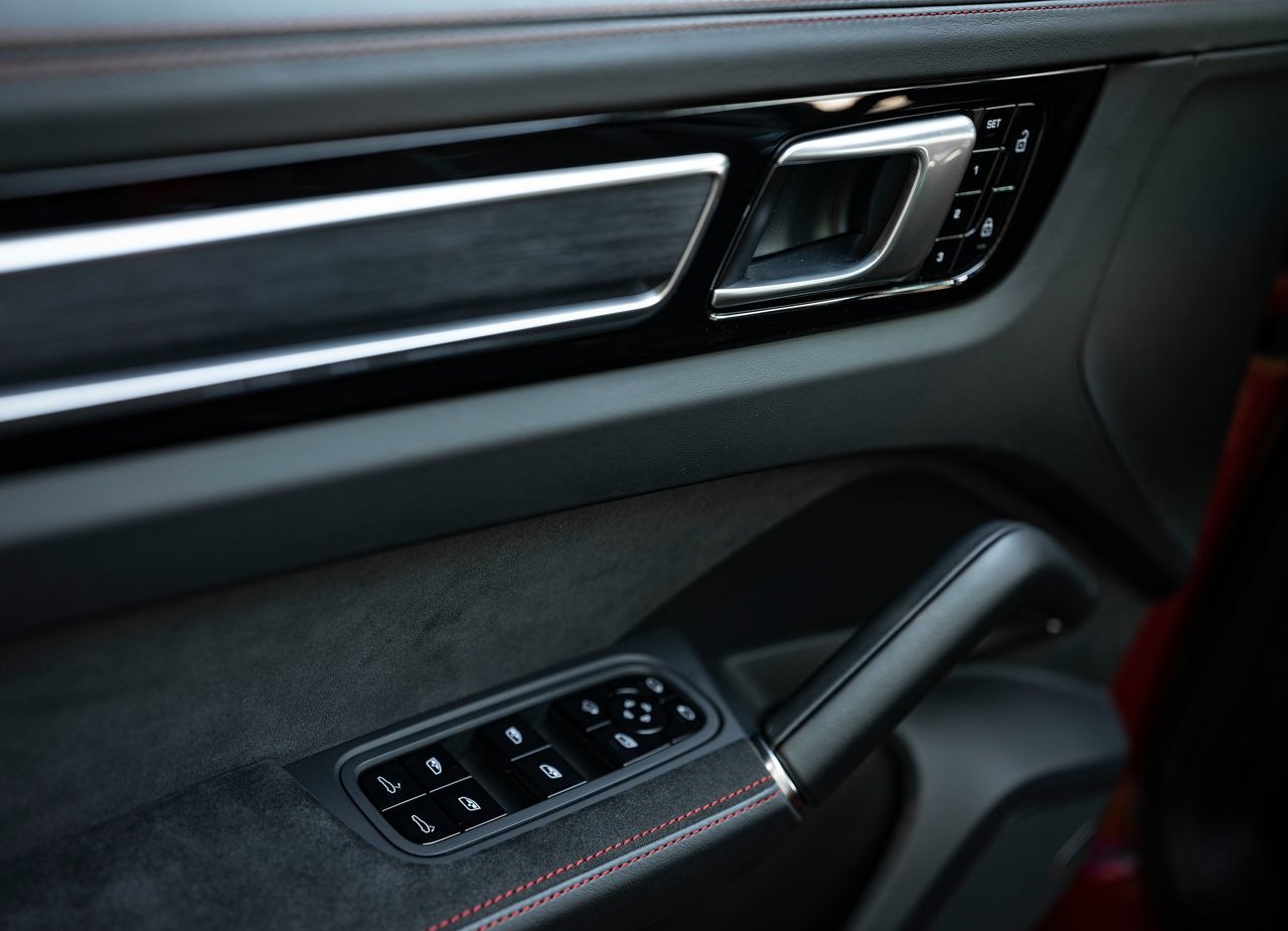 2020 - PORSCHE CAYENNE GTS, foto 177